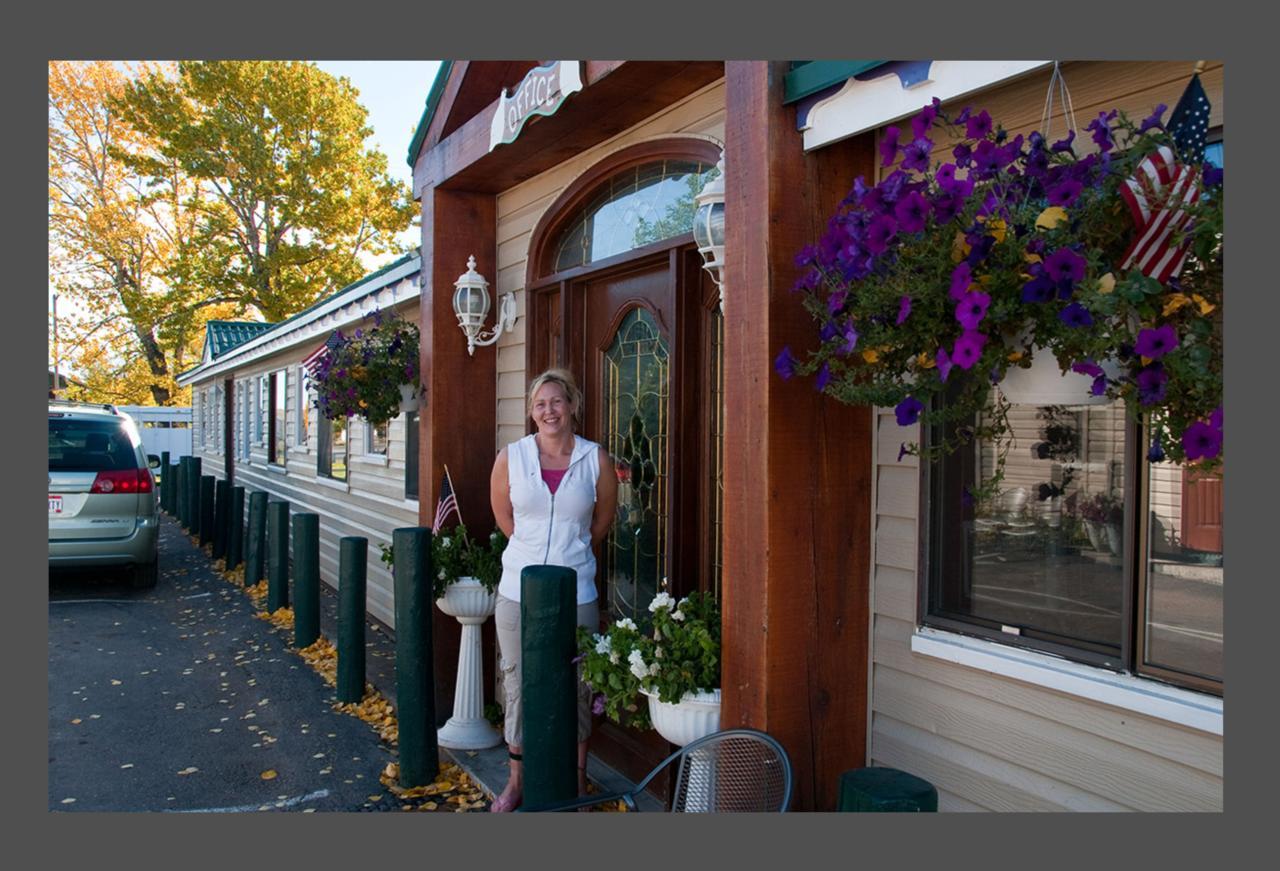跳舞熊酒店 East Glacier Park Village 外观 照片